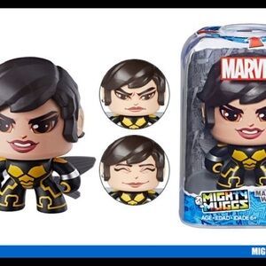 NWT MIGHTY MUGGS Marvel’s Avengers Wasp 2 In 1 Interchangeable Toy Black OS
